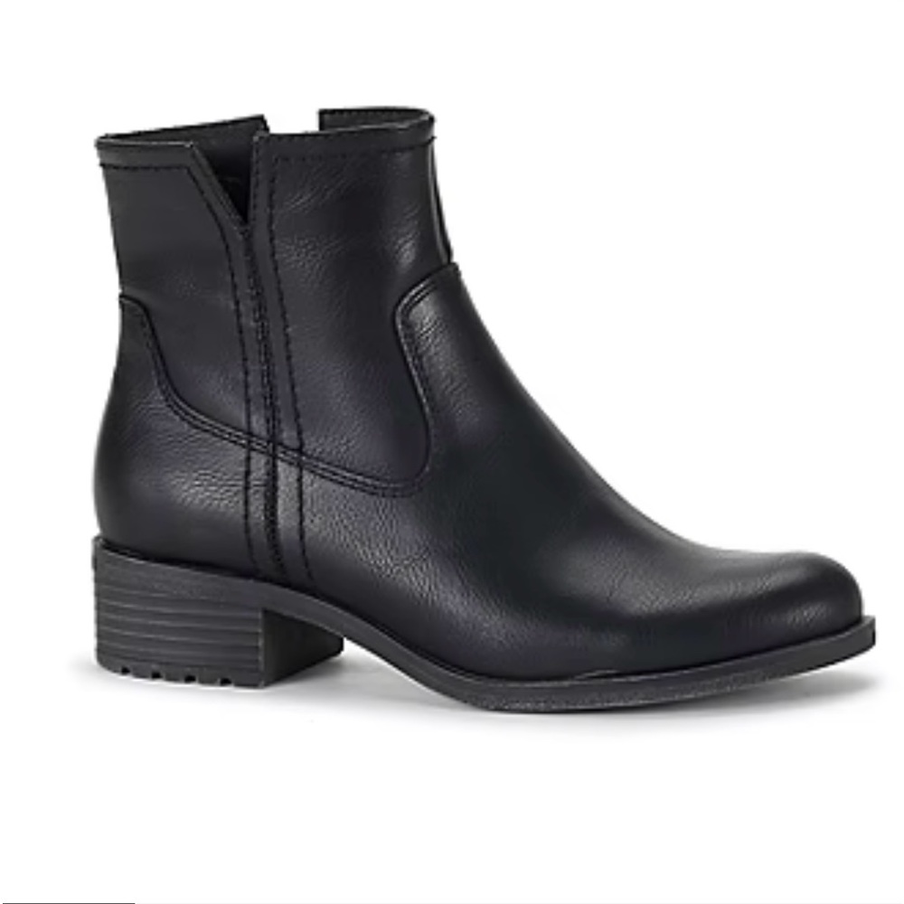 Frye and Co. stacked heel booties, NEW in box!